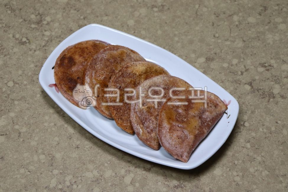 Susu Bukkumi,Traditional Snack,Red Bean Snack,Korean Traditional Rice Cake,Holiday Snack,Chuseok Food,Chuseok Snack,Traditional Dessert,Hangwa,Chewy Rice Cake,Red Bean Rice Cake,Red Bean Dessert,Traditional Food,Korean Rice Cake,Korean Desse