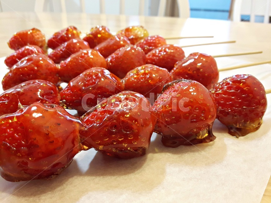 딸기,탕후루,과일,빨간색,간식,맛있는,strawberry,snack,dessert,sweet,달콤,후식,음식,식재료,요리,food,cook,meal,dishes,food reserves,디저트,간식,후식,dessert,snack