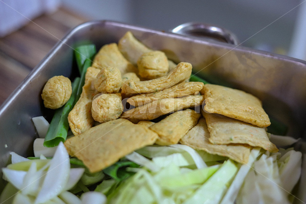 어묵,채소,요리,음식,야채,양배추,떡볶이재료,떡볶이,대파,전골,즉석떡볶이,양파,스테인리스,냄비,주방도구,주방기기,주방용품,맛있는,신선한,쉬운,cabbage,onion,food,cook,cooking,kitchen,vegetable,green,springonion,pot,fishcake,fishball,음식,식재료,요리,food,cook,meal,dishes,food reserves,채소,야채,vegetables
