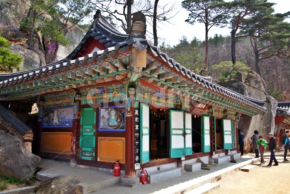 관음전,법당,고건축,자장암,통도사,말사,산내암자,산사,사찰,자장동천,영축산,암자,자장율사,금와보살,한국전통,한국문화,korean traditional,korean culture,사람들,대중,군중,other people,crowd,종교,신앙,religion,belief,faith,건축물,건물외관,exterior,building,structure,architecture,construction