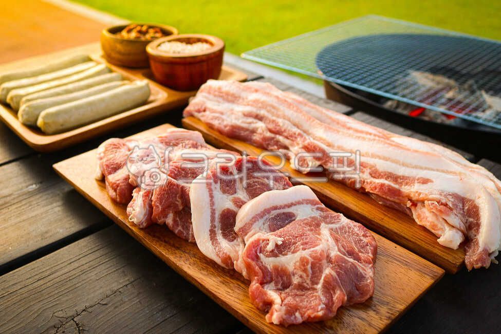 캠핑,삼겹살,바비큐,숯불구이,돼지고기,생고기,그릴,pork,food,음식,음식,식재료,요리,food,cook,meal,dishes,food reserves