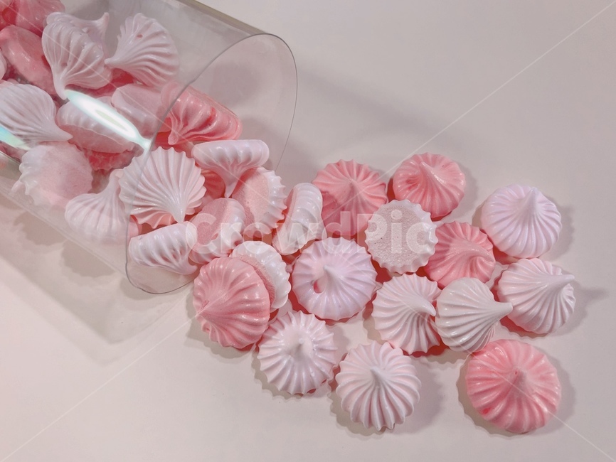 meringue,머랭,쿠키,머랭쿠키,크림,베이킹,요리,디저트,음식,간식,분홍,핑크,색감,색깔,색상,파스텔,배경,배경이미지,백그라운드,background,object,연출,컨셉,콘셉,concept,pastel,pink,cooking,cook,cookie,dessert,발렌타이데이,화이트데이,whiteday,사랑,heart,ValentineDay,Valentine