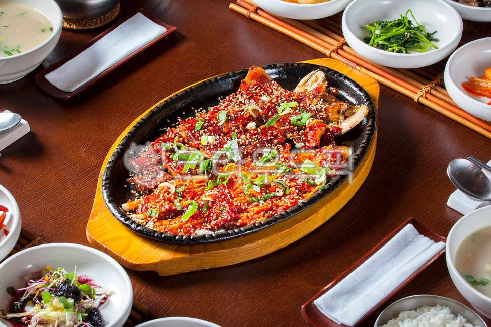 황태,황태구이,구이,생선구이,양념,양념구이,황태정식,황태구이정식,한정식,전통음식,전통요리,토속음식,전통,황태국,생선,물고기,요리,한국요리,한국음식,한국전통음식,먹거리,전통먹거리,건어물,황태해장국,수산물,식당,음식점,한국식당,한국음식점,상차림,국,국물,건강식,영양식,건강음식,영양음식,반찬,가정식,백반,가정식백반,밥,쌀,쌀밥,나물,대파,파,야채,채소,식재료,생선요리,접시,접시받침,대나무받침,대나무,수저받침,수저,나무트레이,원목트레이,맛집,물수건,물수건받침,food,식사,음식,한식,별미,더덕양념,더덕,해산물,한국밥상,더덕무침,자연산더덕,황태더덕구이,건강요리,건강,깨,참깨,더덕정식,산더덕,더덕구이,더덕요리,더덕양념구이,더덕구이정식
