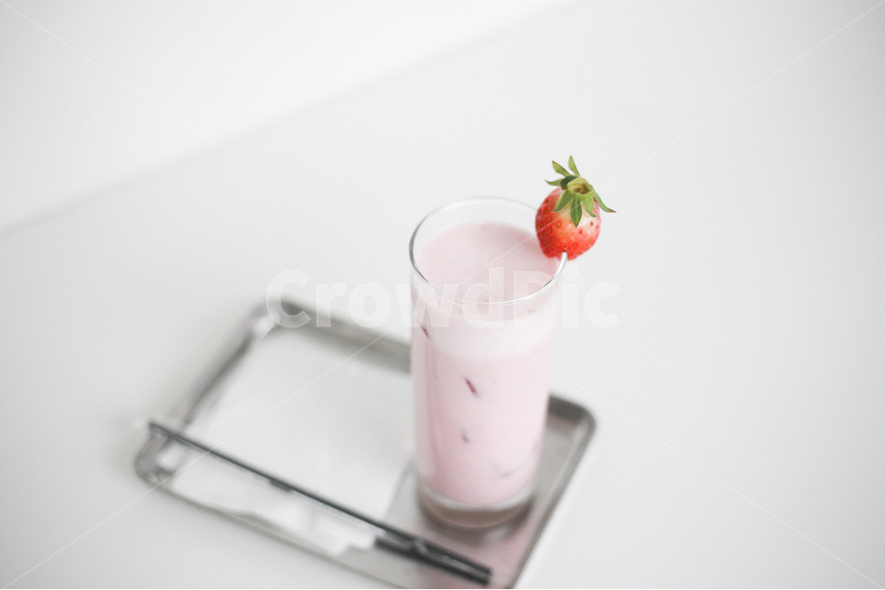 딸기,쥬스,쉐이크,에이드,카페,스냅,감성사진,필름,필카,필름사진,필름느낌,음료수,drink,beverage,감성,sensible,feeling
