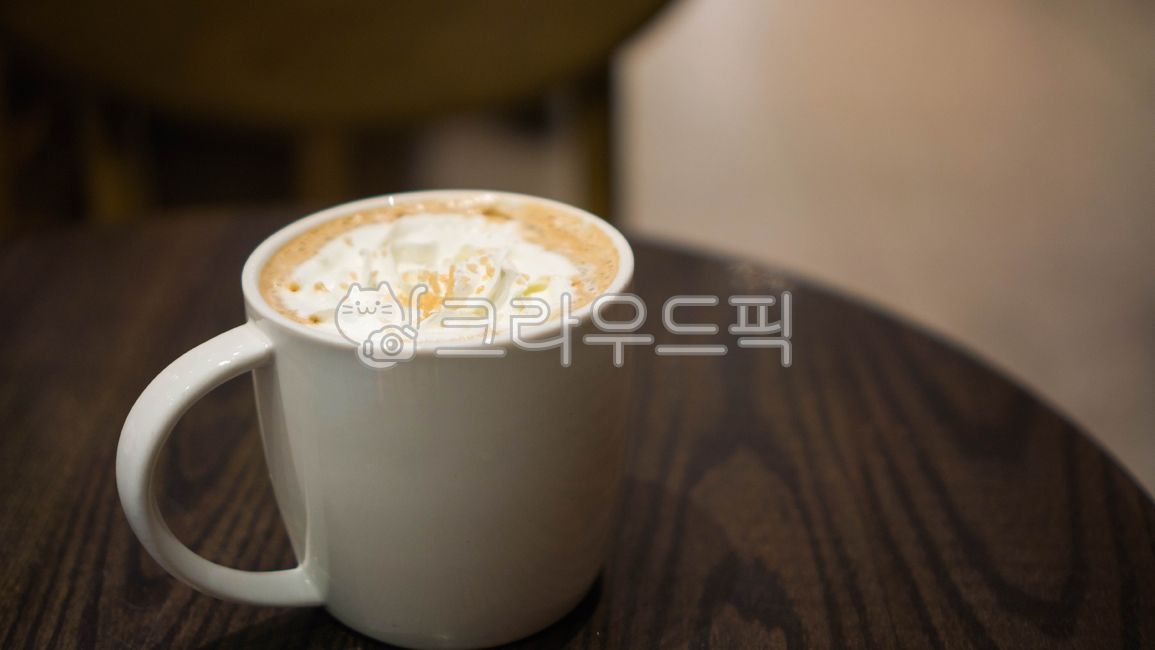 커피,라떼,휘핑크림,카라멜,마키아토,컵,머그,잔,카페