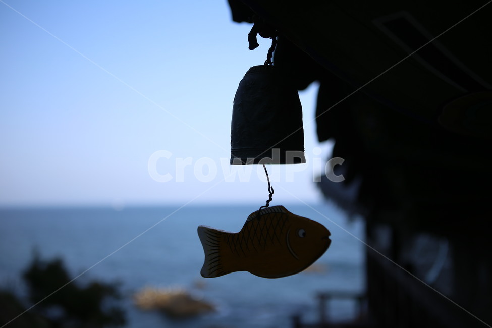 하늘,sea,sky,물고기모형,처마,바다,푸른색