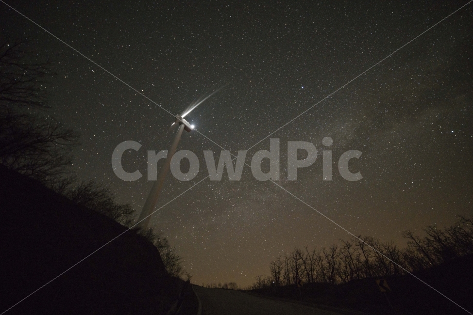 별,하늘,밤하늘,별사진,풍력발전기,자연,풍경,nature,landscape,야경,밤,nightscape,night,outdoors,옥외,outer space,대기권 밖,astronomy,천문학,universe,우주,starry sky,별이 빛나는 하늘,space