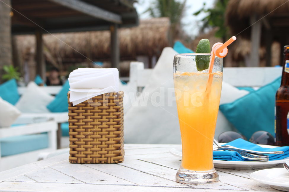 오렌지주스,오렌지,주스,휴양지,음료,휴지,냅킨,빨대,노란색,카페,음료수,drink,beverage