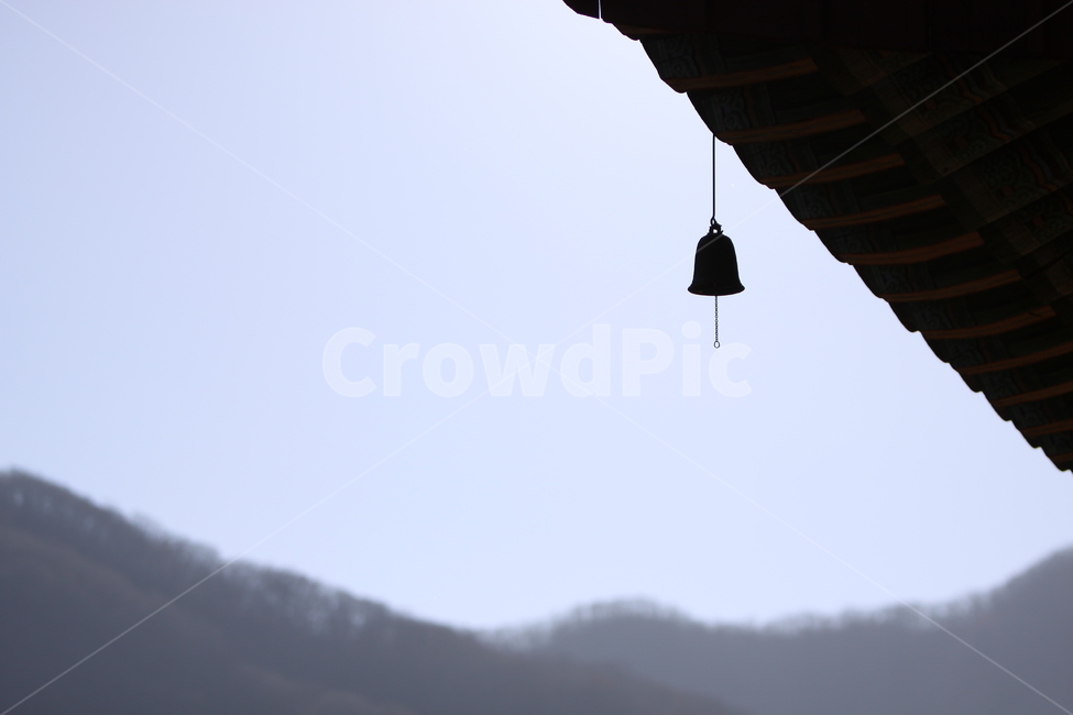 사찰,절,절집,풍경,전통,가옥,바람,흔들림,종소리,풍경소리,산사,자연,풍경,nature,landscape,한국자연풍경,한국자연경관,korea nature landscape,한국전통,한국문화,korean traditional,korean culture,종교,신앙,religion,belief,faith