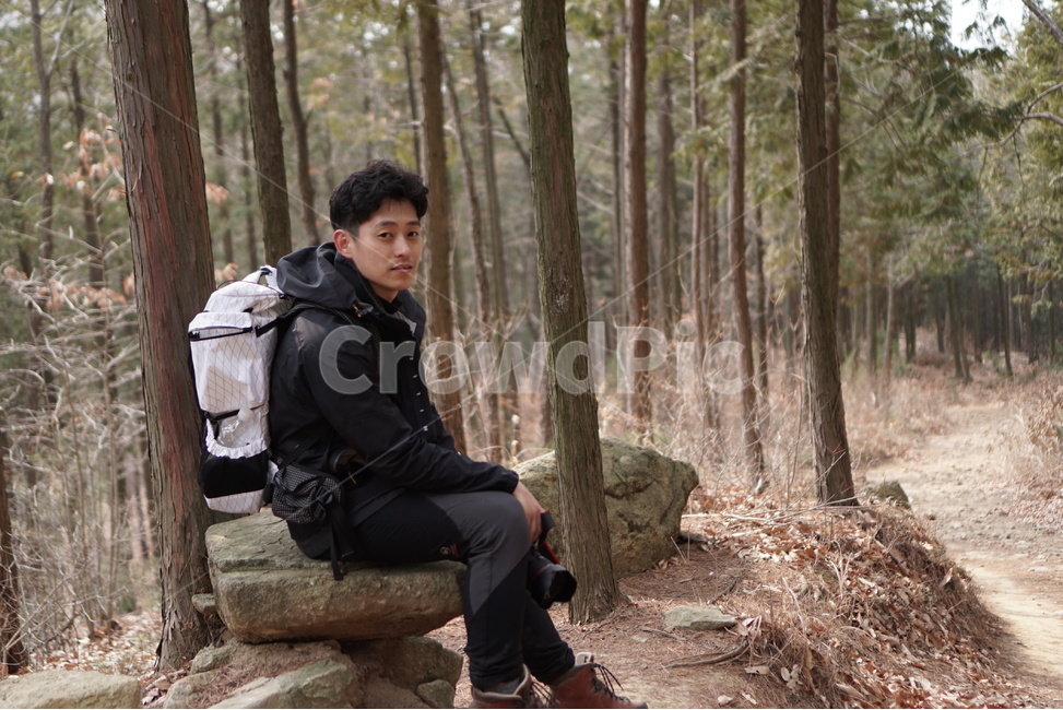 휴식,시선,힐링,편백,자연,사람,인물,인간,human,person,남성,남자,man,male,여행,휴가,traveling,vacation,trip,사진작가,포토그래퍼,photographer