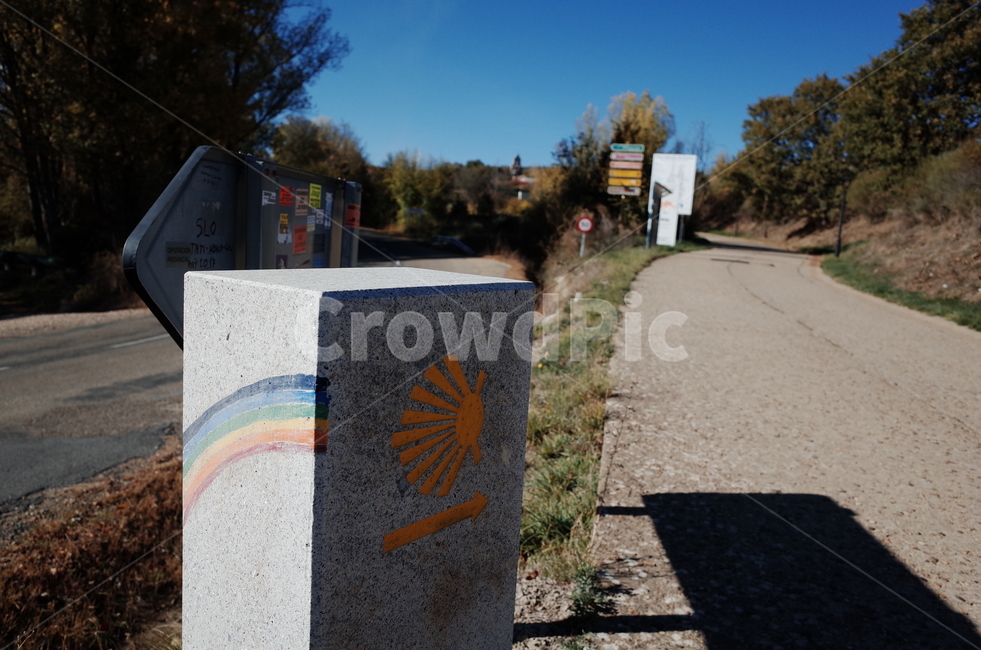 camino,Camino,yellow arrow,Santiago pilgrimage route