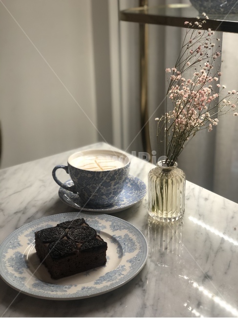 받침접시,pottery,도기류,카페,커피,베이커리,꽃,디저트,간식,후식,dessert,snack