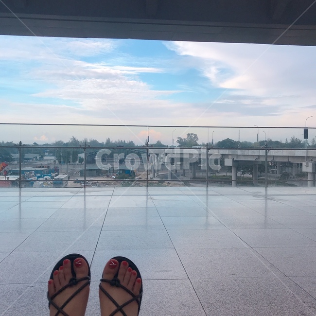 필리핀,세부,세부막탄,발,혼자,하늘,구름,샌들,공항