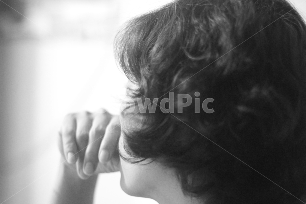 고뇌,고민,뒷모습,생각,사색,파마,펌,사람,인물,인간,human,person,여성,여자,woman,female,lady,흑백,모노톤,monochrome,black and white