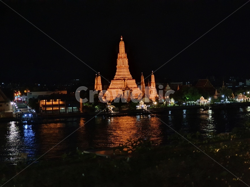 태국,방콕,왓아룬,왓아룬사원,야경,야경,밤,풍경,nightscape,night,landscape,해외,외국,세계,foreign,oversea,world,spire,첨탑,steeple,뾰족한 탑,tower,탑,architecture,건축물,building,건물