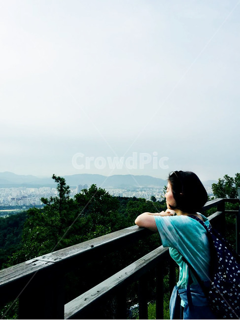 등산,전망대,산,자연,사람,인물,옆모습,쉼,여유,사람,인물,인간,human,person,여성,여자,woman,female,lady,여행,휴가,traveling,vacation,trip