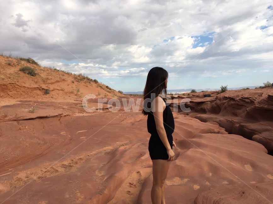 soil,흙,nature,자연,outdoors,옥외,desert,사막,sand,모래,person,사람,캐년,미국서부,미국,황토,대지,자연,풍경,nature,landscape,해외,외국,세계,foreign,oversea,world,세계자연풍경,해외자연풍경,외국자연풍경,world nature landscape,사람,인물,인간,human,person,여성,여자,woman,female,lady,여행,휴가,traveling,vacation,trip