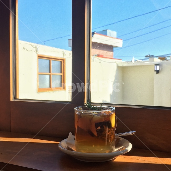 하늘,티타임,카페,햇살,sunny,햇살카페,애플티,teatime,afternoon,색감,햇빛,봄,카페음료,tea,appletea,창문,창문햇살