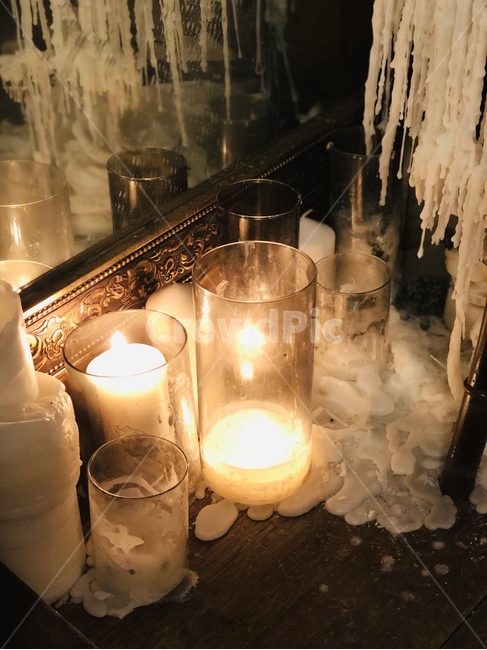양초,거울,따뜻함,몽환적,분위기,촛농,candle,mirror,warm,겨울,winter,감성,sensible,feeling,사물,물건,오브젝트,thing,object,matter