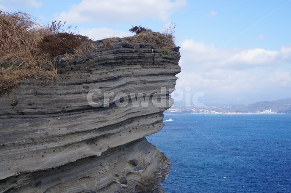 제주도,바다,겨울바다,절벽,파도,겨울,파란,한국,자연,풍경,nature,landscape,제주도,jeju,jeju island,water,물,shoreline,해안선,outdoors,옥외,sea,ocean,대양,land,땅,coast,연안,cliff,낭떠러지