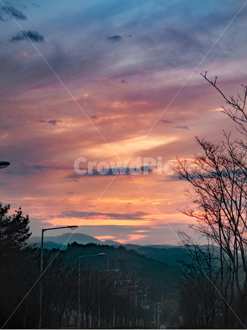 자연,석양,하늘,풍경,일몰,아름다움,태양,구름,멋짐,자연,풍경,nature,landscape,outdoors,옥외,dawn,새벽,red sky,붉은 하늘,sunset,sky,dusk,황혼