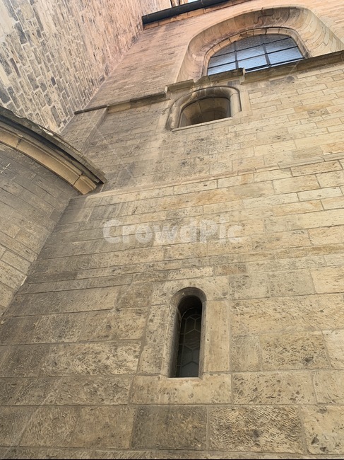architecture,건축물,building,건물,프라하,프라하성,외벽,작은창문,옛날창문