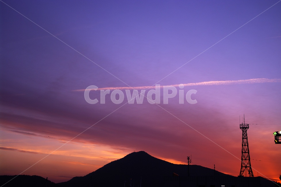 노을,하늘,구름,산,color,일출,sunrise,자연,풍경,nature,landscape,outdoors,옥외,sky,sunset,일몰,dusk,황혼,dawn,새벽,red sky,붉은 하늘