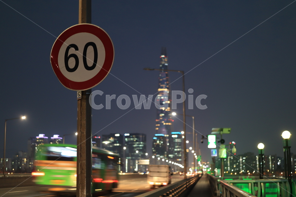 한강,버스,야경,속도,잠실대교,도시,제한,야경,밤,풍경,nightscape,night,landscape,road,도로,vehicle,차량,bus,transportation,교통