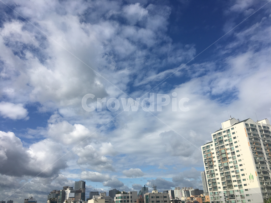 하늘,구름,건물,하늘색,sky,cloud,skyblue