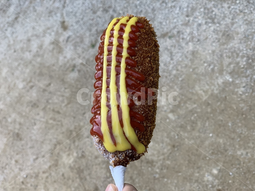 핫도그,디저트,빨강,노랑,머스타드,케찹,yellow,red,dessert,mustardsauce,mustard