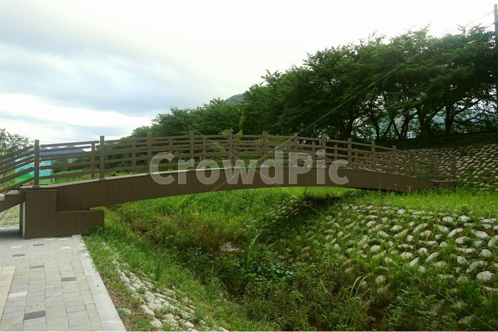 공원,공원풍경,다리,나무,그린,park,bridge,green,자연,풍경,nature,landscape,building,건물,architecture,건축물,arched,아치형,arch,아치,arch bridge,아치교