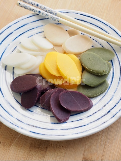 떡국떡,가래떡,한국음식,식품,한식,한국문화,한국,배경,음식문화,웰빙,문화,아시아,아시아음식,접시,전통,설날,추석,음식,추석음식,설날음식,명절,명절음식,떡,koreanfood,korea,koreanculture,food,background,foodculture,wellbeing,culture,asia,asianfood,dish,tradition,ricecake,한국전통,한국문화,korean traditional,korean culture,음식,식재료,요리,food,cook,meal,dishes,food reserves,한식,한국음식,한국요리,korean food,korean dishes,korean meal,korean cook