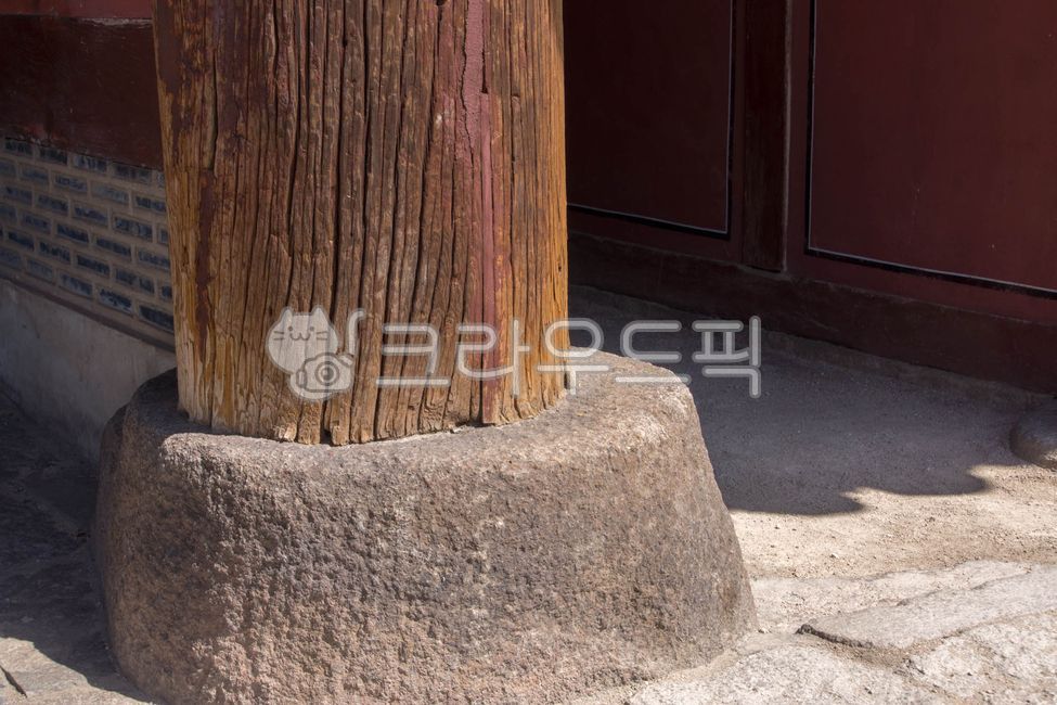 old house,Pillar,Hanok,headstone,wood,circle,old palace,stone