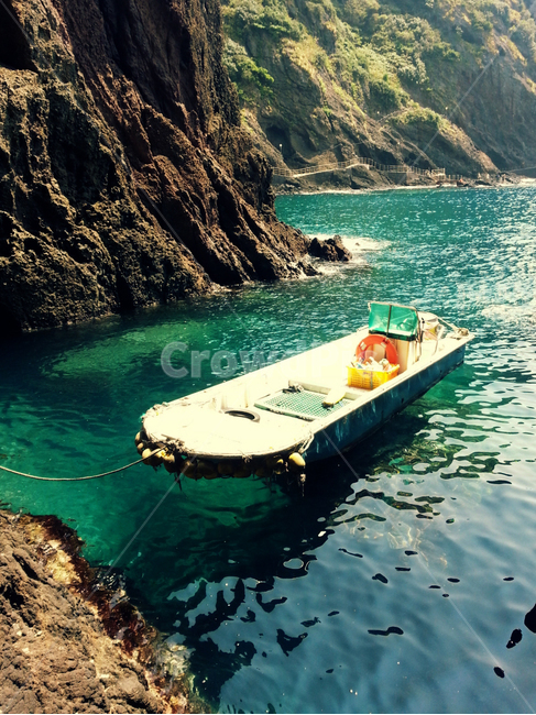 울릉도,바다,배,보트,푸른,에메랄드빛,풍경,바닷가,동해,ulleungdo,sea,boat,교통,교통수단,traffic,transportation