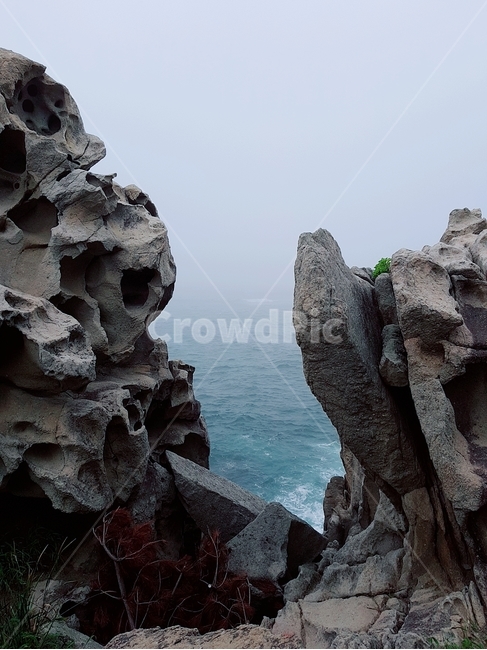 바다,sea,ocean,물,water,암석,stone,gray,낭떠러지,자연,nature,꼭대기,자연,풍경,nature,landscape,outdoors,옥외,cliff,promontory,곶,대양