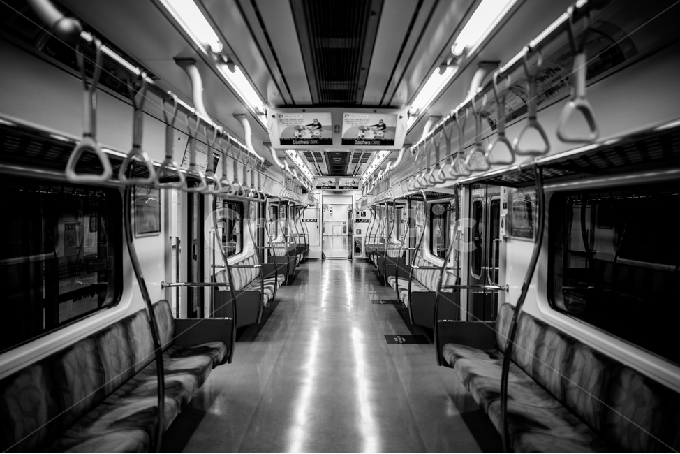기차역,차량,단말기,기차,train,terminal,trainstation,vehicle,흑백,모노톤,monochrome,black and white,교통,교통수단,traffic,transportation
