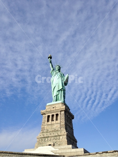 monument,기념물,자유의여신상,뉴욕,libertystatu,sky,blue,하늘,랜드마크,landmark,tourist attraction,세계랜드마크,해외랜드마크,외국랜드마크,world landmark,world tourist attraction