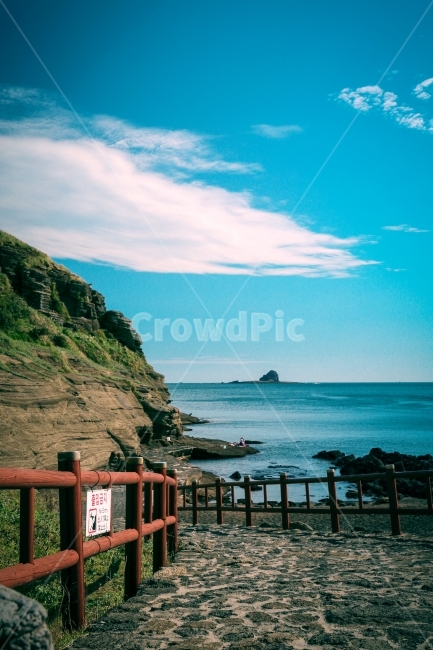 하늘,제주도,구름,바다,산,제주,자연,풍경,nature,landscape,한국자연풍경,한국자연경관,korea nature landscape,제주도,jeju,jeju island,railing,난간,banister,handrail,promontory,곶