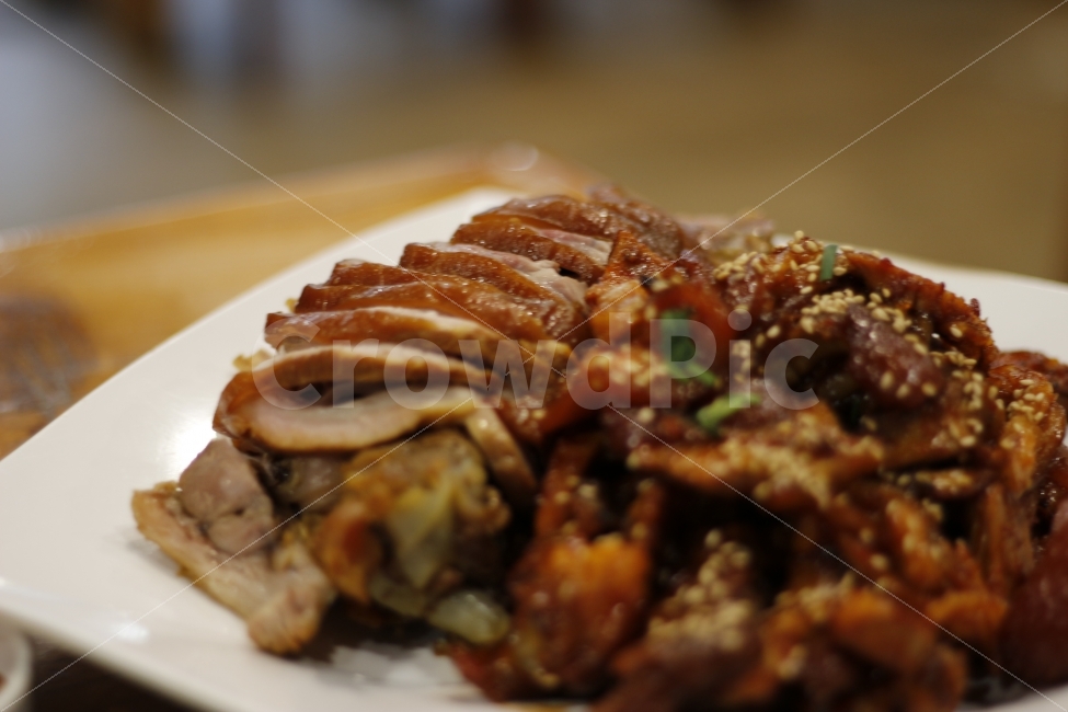 족발,보쌈,불족,매운음식,음식,야식,불족발,한방족발,고기,돼지,반반,양념반,돼지고기,참깨,양념,플레이팅,플레이트,pork,hot,spicy,meat,haxen,음식,식재료,요리,food,cook,meal,dishes,food reserves,육류,고기,meat,한식,한국음식,한국요리,korean food,korean dishes,korean meal,korean cook