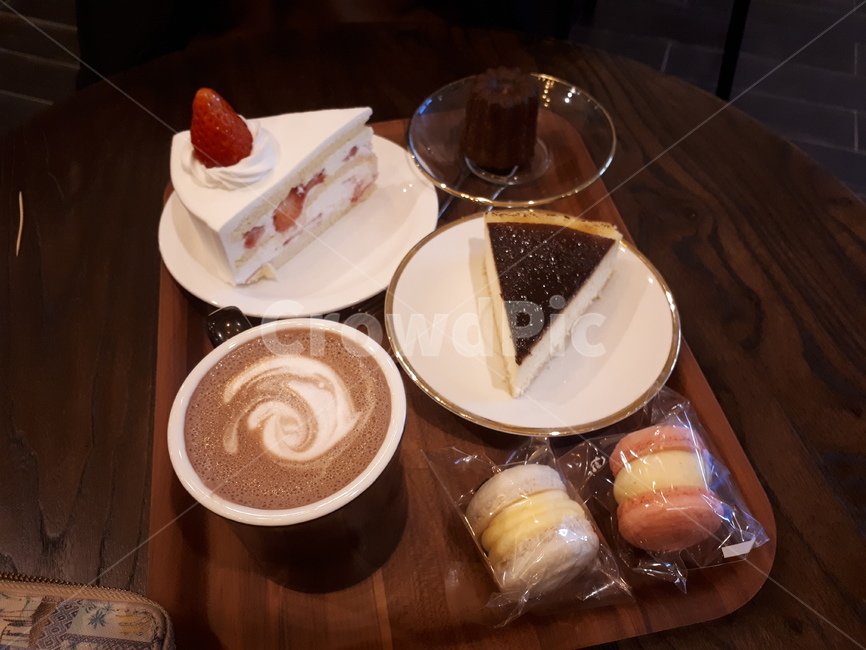 디저트,간식,케이크,마카롱,커피,카페,생크림