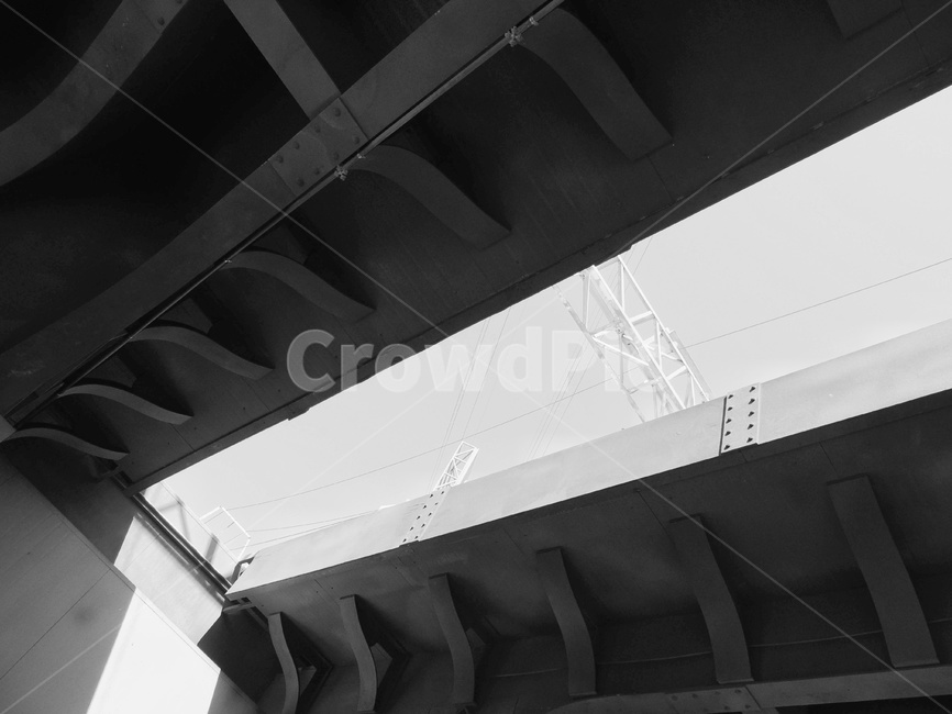 다리,고가대교,흑백,철골,철,옛날느낌,흑백,모노톤,monochrome,black and white,건축물,건물외관,exterior,building,structure,architecture,construction