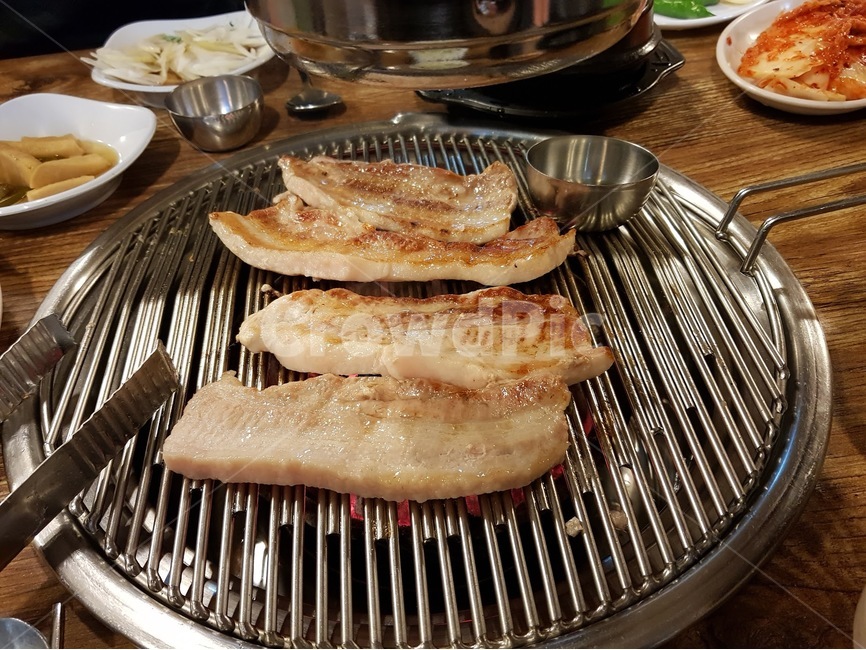 삼겹살,외식,고기,돼지,불판