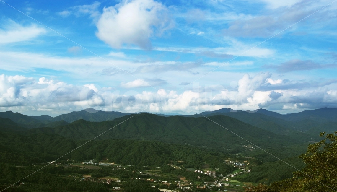 하늘,구름,산,계곡,마을,산맥,녹색,여름,강원도,능선,청량함,뭉개구름,맑음,파란하늘,푸른하늘,풍경,자연,landscape,sky,cloud,nature,배경,배경이미지,배경화면,바탕화면,background,자연,풍경,nature,landscape,시골,마을,country,rural,town,outdoors,옥외,mountain range,mountain