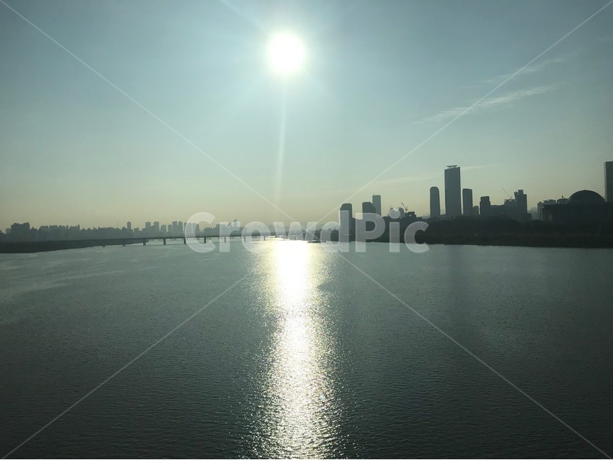 서울,한강,햇빛,강렬,여름,빌딩,여의도,도시,풍경,city,landscape,한국도시풍경,한국도시경관,korea cityscape,flare,플레어,light,빛,nature,자연,sunlight