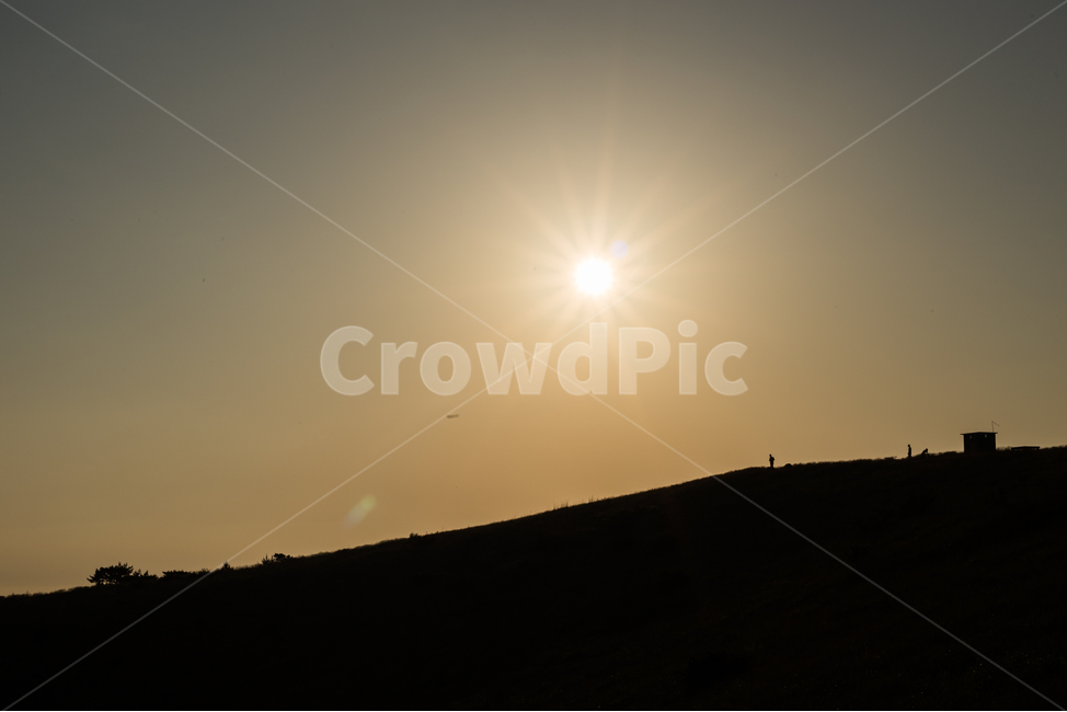 노을,해질녘,일몰,하늘,구름,햇빛,sunset,sky,cloud,sun,sunlight,능선,언덕,flare,플레어,light,오름,역광,자연,풍경,nature,landscape,빛