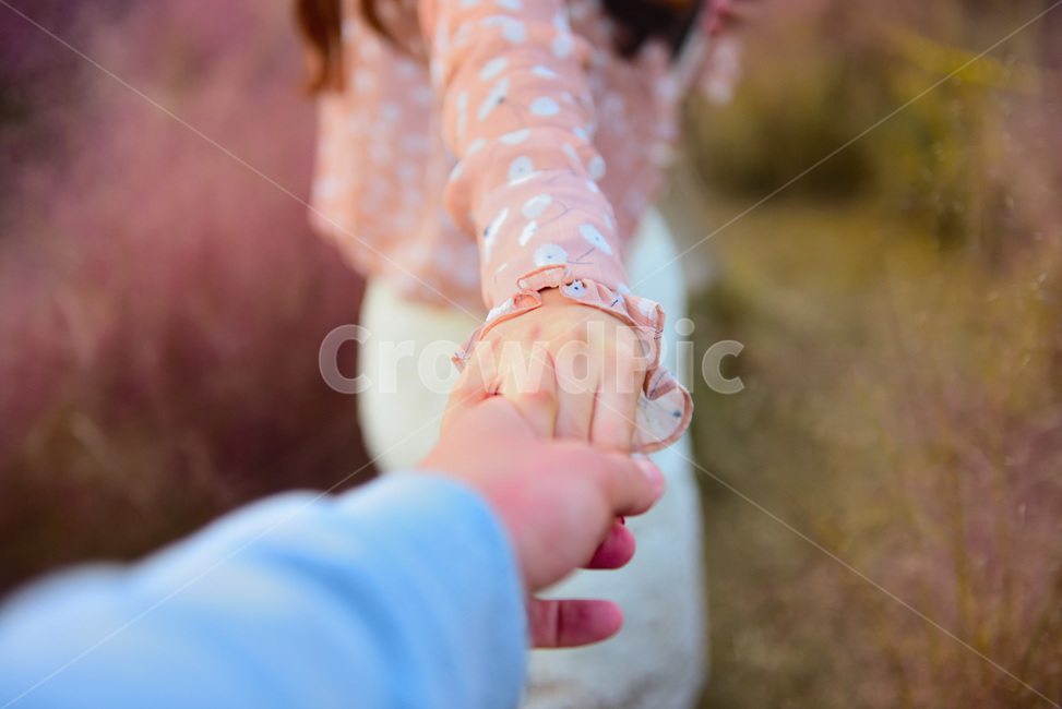 데이트,연인,왼손,오른손,여자친구,남자친구,연인포즈,가을,계절,fall,autumn,season,사람,인물,인간,human,person,연인,커플,사랑,lover,couple,감성,sensible,feeling