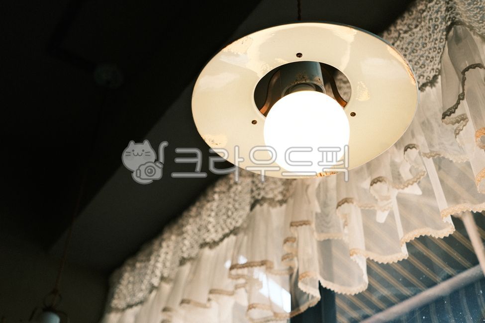 cafe,light,coffee shop,Cafe atmosphere,interior
