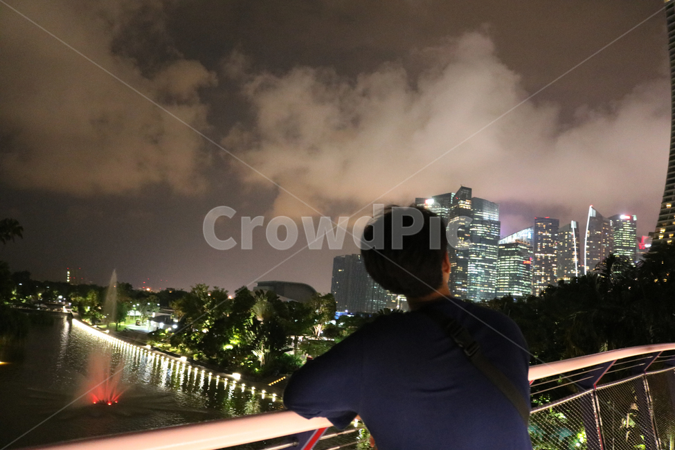 남자,여행,뒷모습,하늘,밤,man,backside,view,sky,night,bridge,다리,야경,밤,풍경,nightscape,night,landscape,사람,인물,인간,human,person,남성,남자,man,male