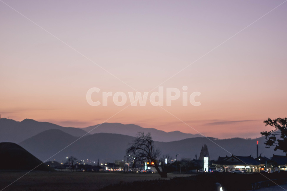 경주,해질녘,하늘,노을,풍경,감성,구름,산,자연,풍경,nature,landscape,한국자연풍경,한국자연경관,korea nature landscape,한국전통,한국문화,korean traditional,korean culture,색깔,색상,색채,색감,color sense,color sensitivity,feeling of color,outdoors,옥외