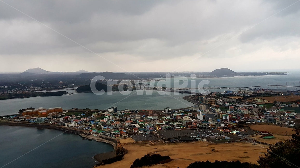 바다,마을,풍경,새벽,제주도,제주,흐림,자연,풍경,nature,landscape,한국자연풍경,한국자연경관,korea nature landscape,제주도,jeju,jeju island,도시,city,한국도시풍경,한국도시경관,korea cityscape,경치,outdoors,옥외,scenery,aerial view,조감도